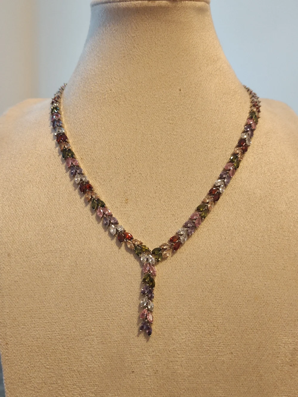 Swarovski Crystal Leaf Necklace and Earrings Set - Picture 3 of 7